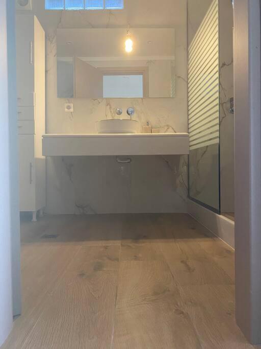 Ocean Sun 4 Apartment Фира Екстериор снимка